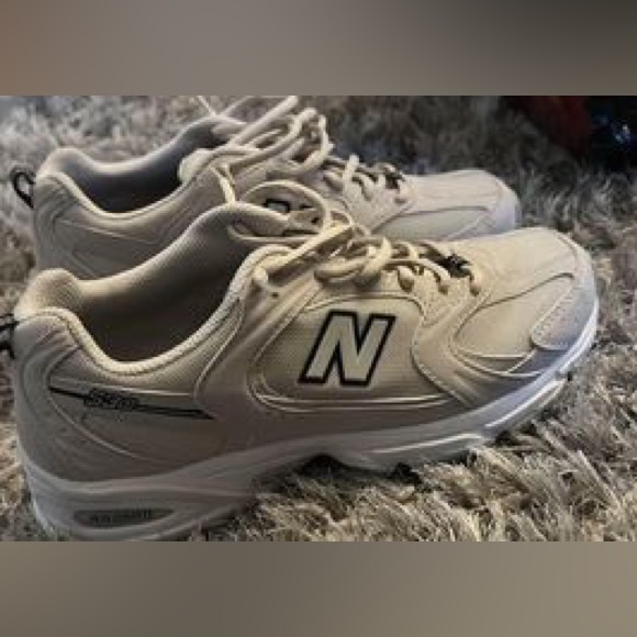 New balance size 9.5 women’s - Picture 2 of 3